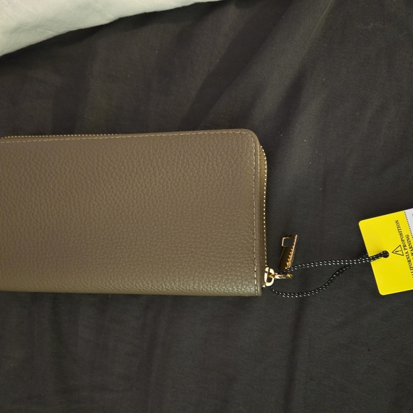 The Tote Bag in Brown - Picture 4 of 4